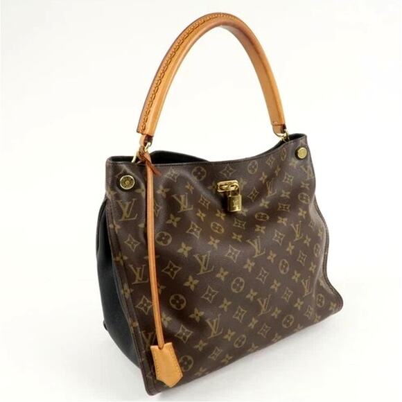 💎✨Beautiful✨💎Authentic Louis Vuitton Monogram Gaia Shoulder Bag - Picture 5 of 16